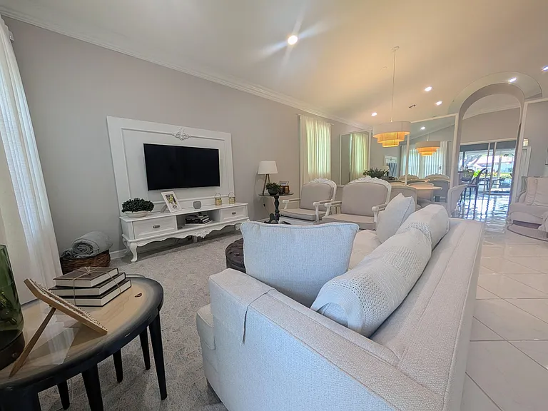 7628 Eagle Point Dr — Photo 10