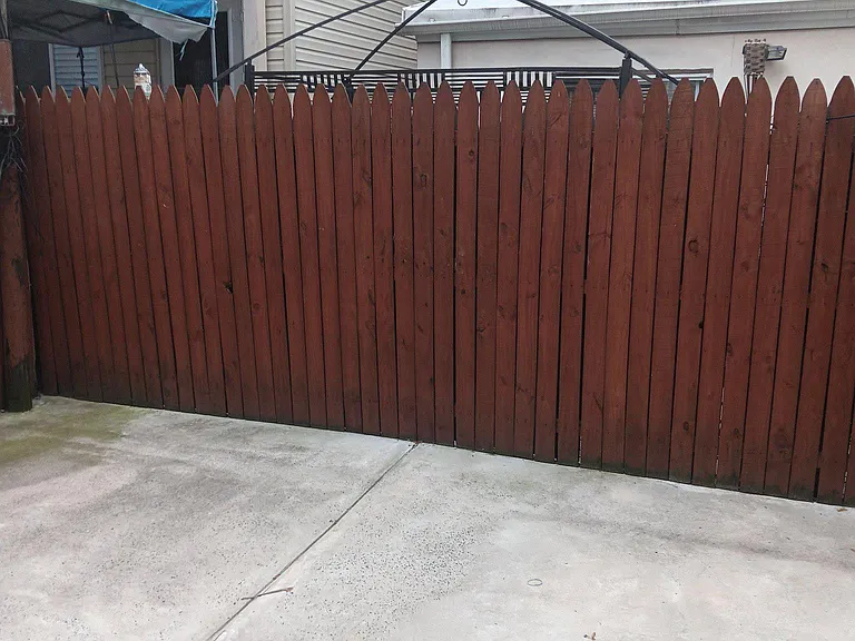 2628 E Harold St — Photo 8