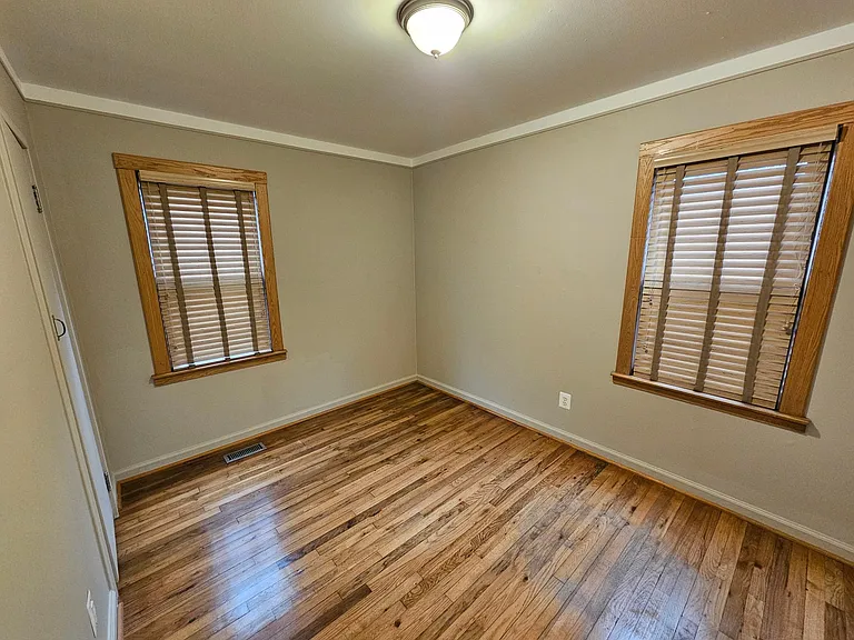568 E Hudson Ave — Photo 22