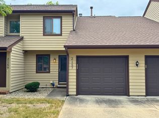 2157 Harbortown Cir #2157, Champaign, IL 61821