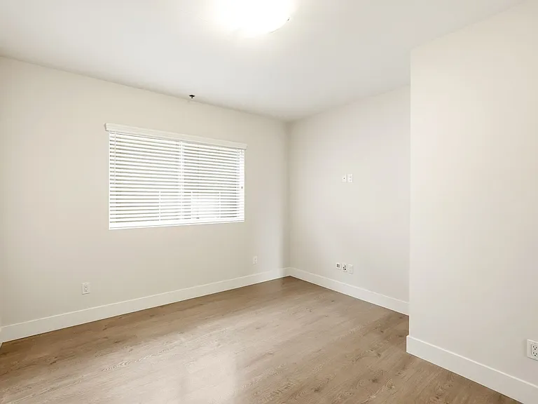 11305 Moorpark St #1 — Photo 18