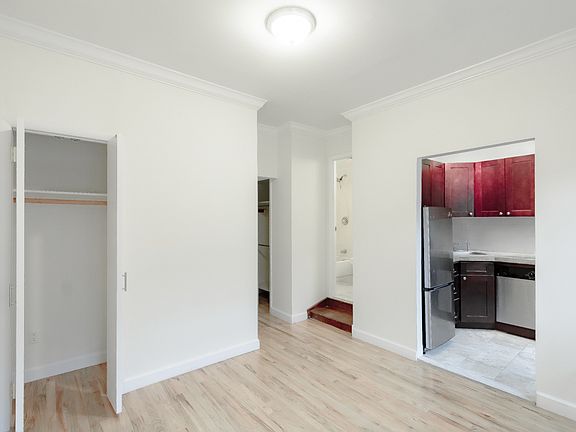 4th image of 260 W 15th St APT 3F