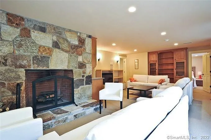 33 Sentry Hill Rd — Photo 26