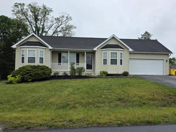 412 Ford Cir, Inwood, WV 25428