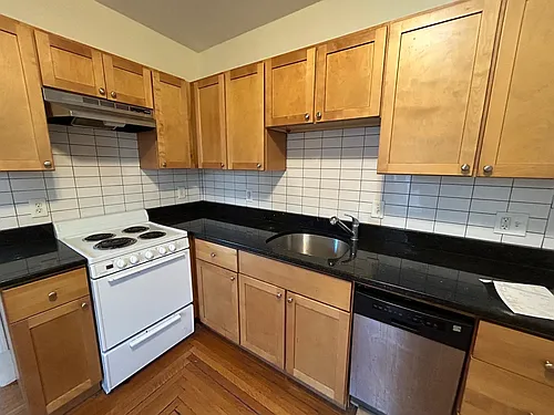 102 Alpine St #2 Photo 1