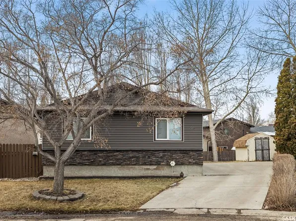 918 East BAY, Regina, SK S4N 6W6
