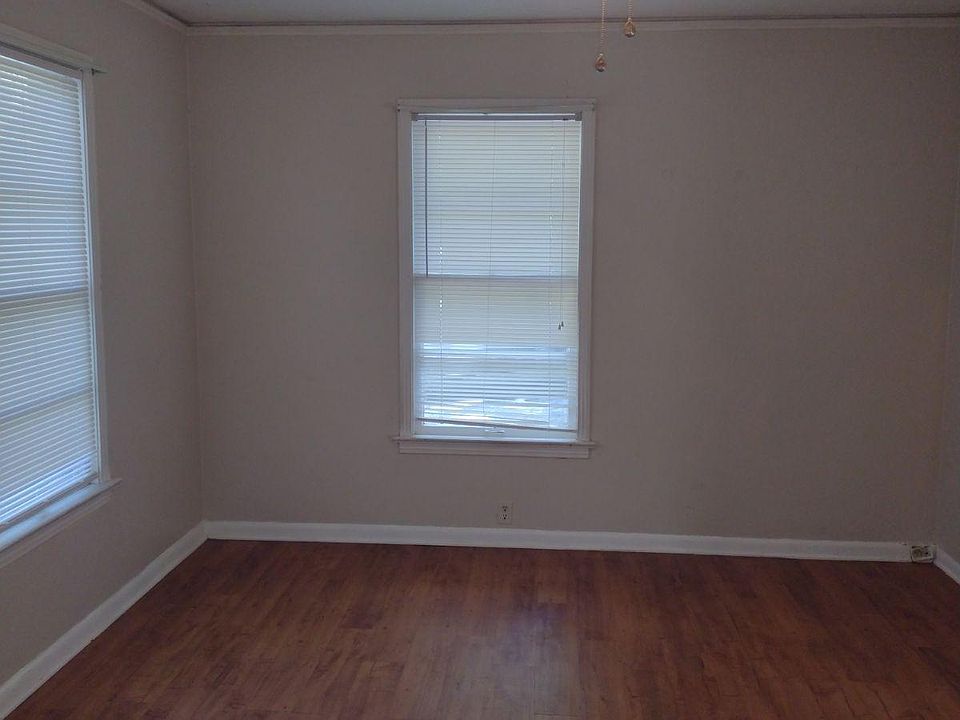 upstairs third bedroom