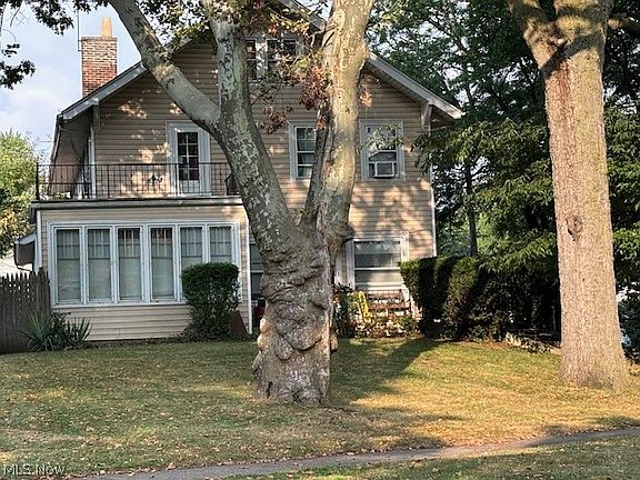 3rd image of 1316 West Blvd