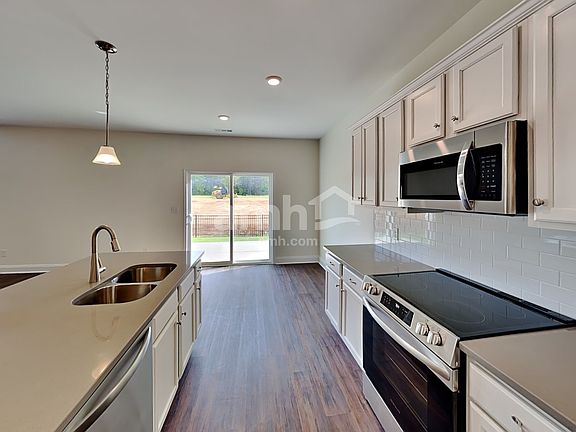 3rd image of 5313 Virtue Ave