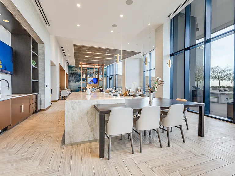 Eastline Residences — Photo 35