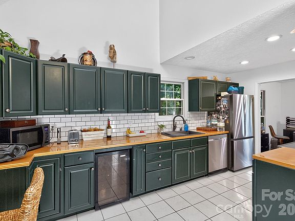 4th image of 163 Canaan Dr