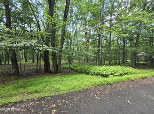 LOT 17 Woodledge Hills Dr, Hawley, PA 18428
