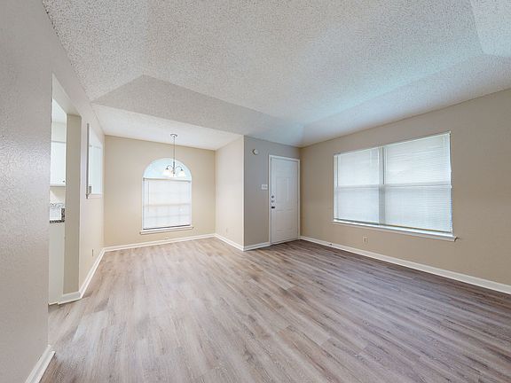 2nd image of 504 Matt Ln #506