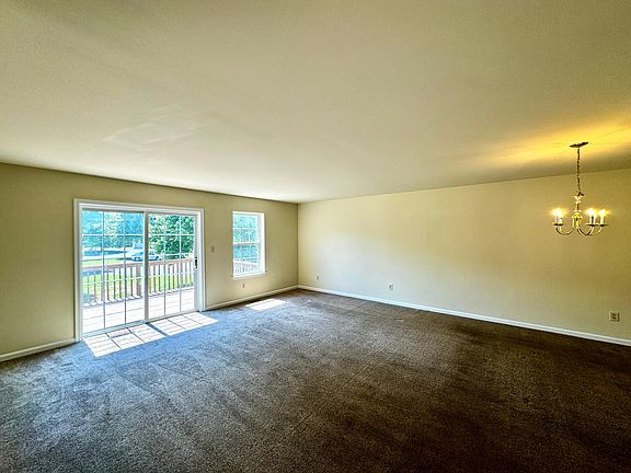 4th image of 6594 Pioneer Dr