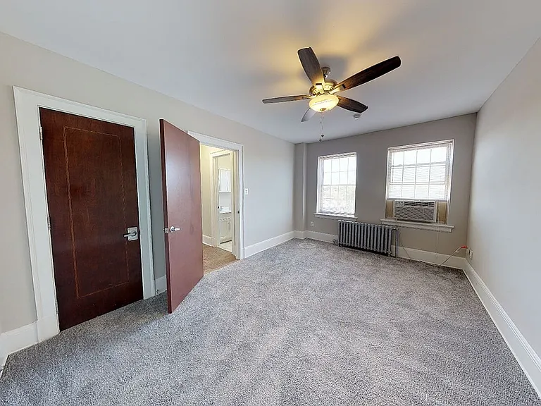 Campus Apartments — Photo 8