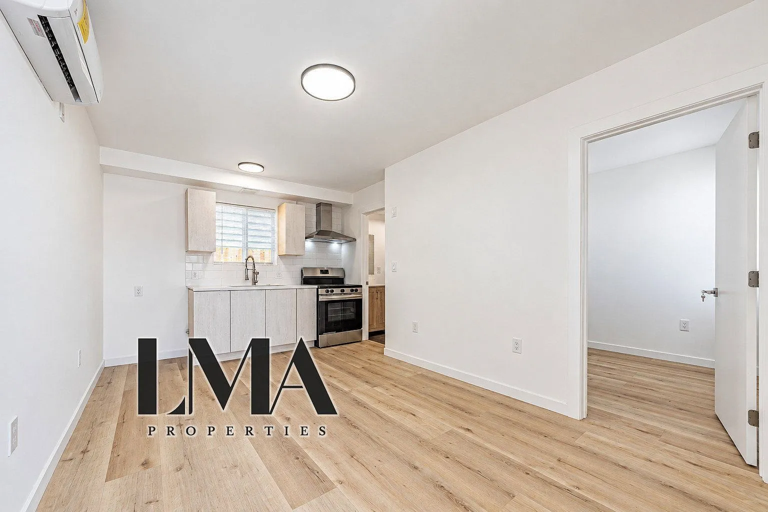 2 bed, 1.0 bath, 900 sqft, $2,250 — Photo 1