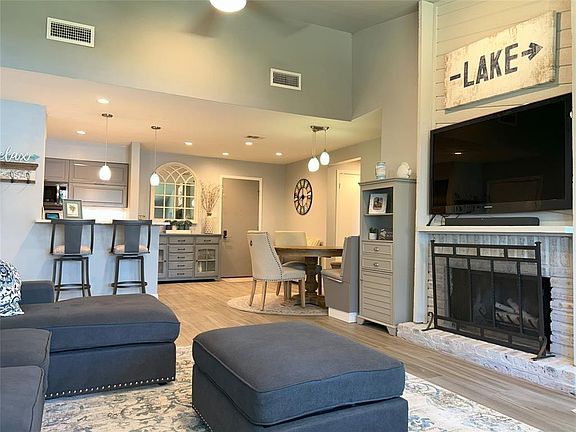 5th image of 15661 Lakeway Dr APT 6