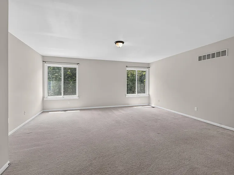 392 Sedgewood Ln — Photo 24