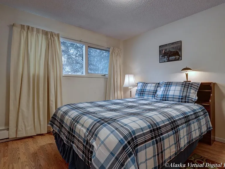 2302 W Tudor Rd — Photo 13