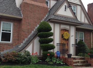 383 Mount Pleasant Ave, Providence, RI 02908