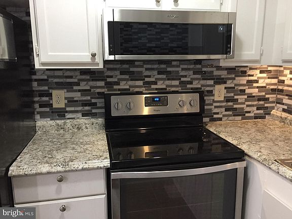 3rd image of 8684 Village Square Dr