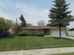 9536 Manor Dr, Highland, IN 46322