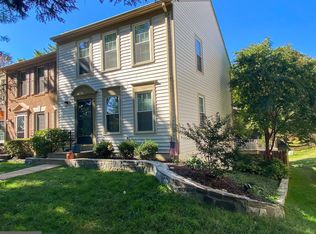 10322 Latney Rd, Fairfax, VA 22032