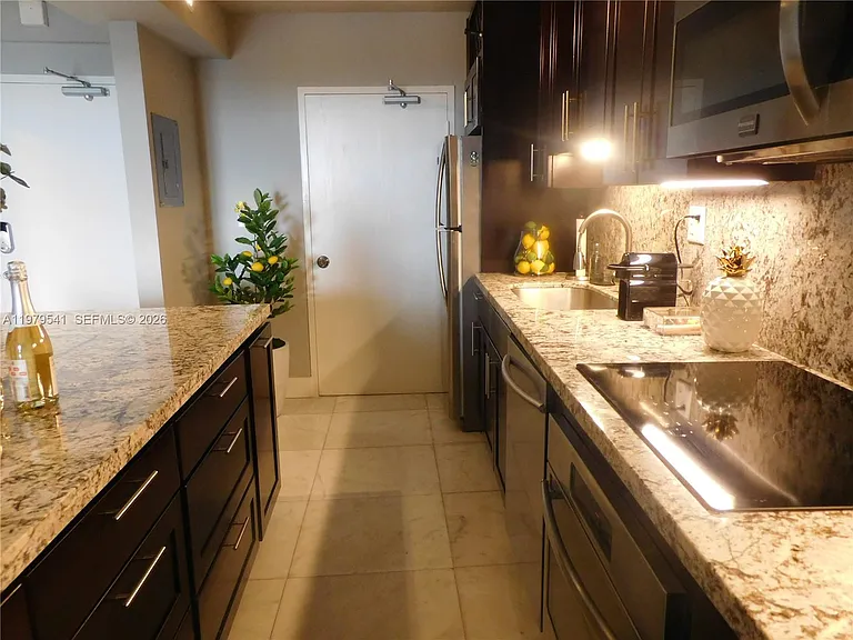 5401 Collins Ave #526 — Photo 12