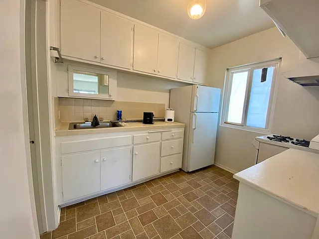 30 Rose Ave #3 — Photo 6