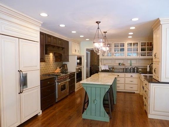 3rd image of 1516 Triple Crown Ct