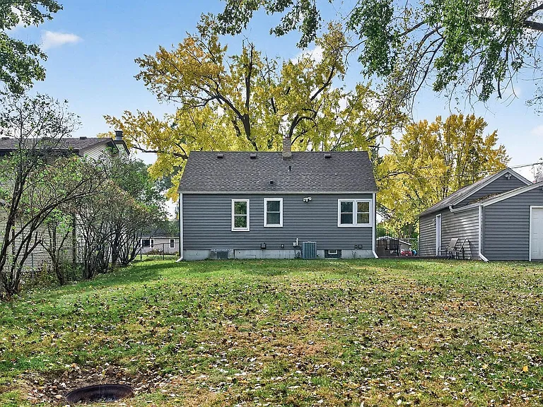 2199 Oakwood Dr — Photo 34