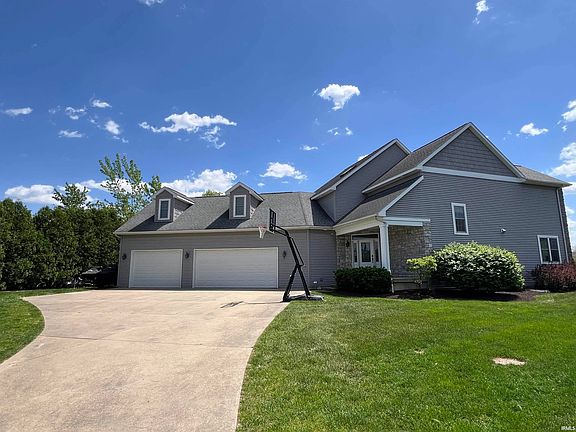4th image of 1620 Colonial Dr