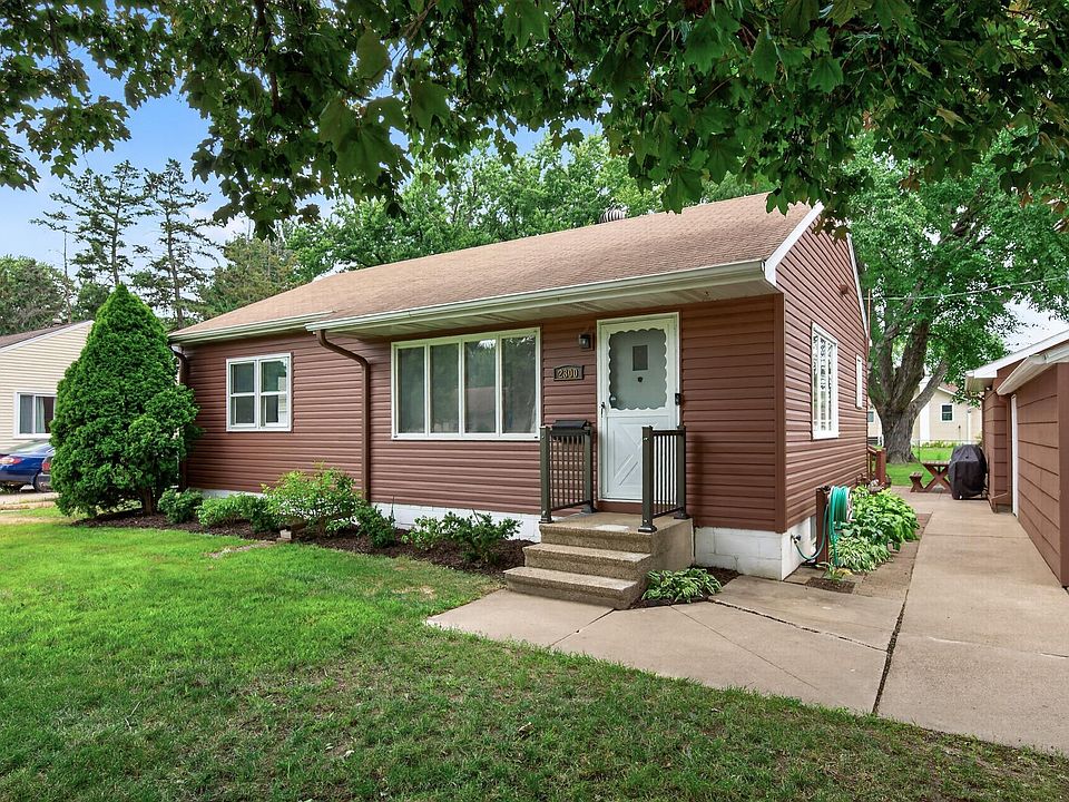 1st image of 2300 Brookview Dr