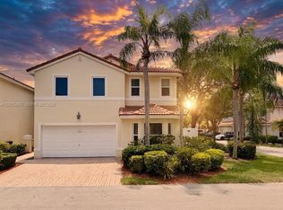 Westlake Village, Hollywood, FL 33019