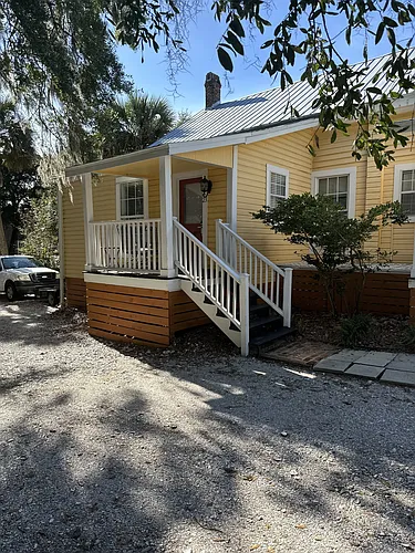 80 6th St Photo 1