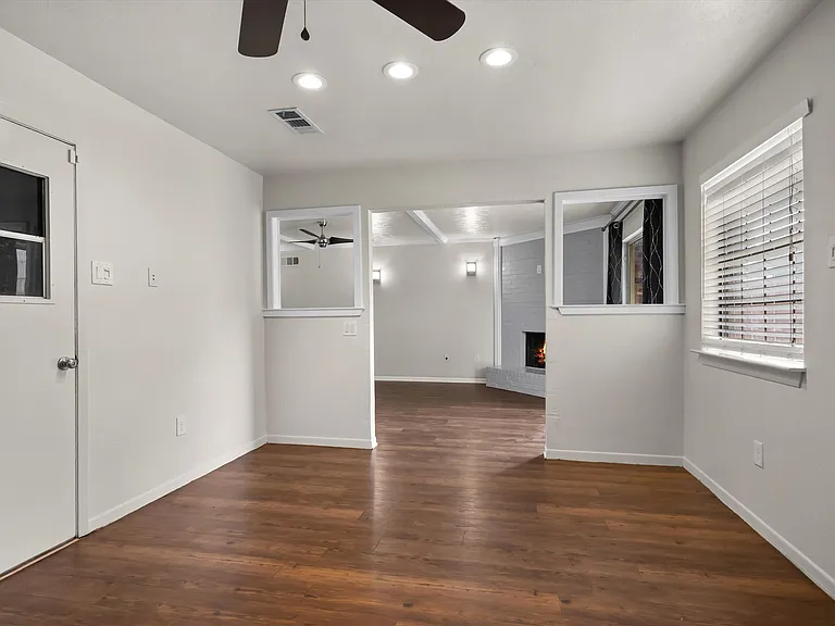 2717 Oakdale Rd — Photo 14