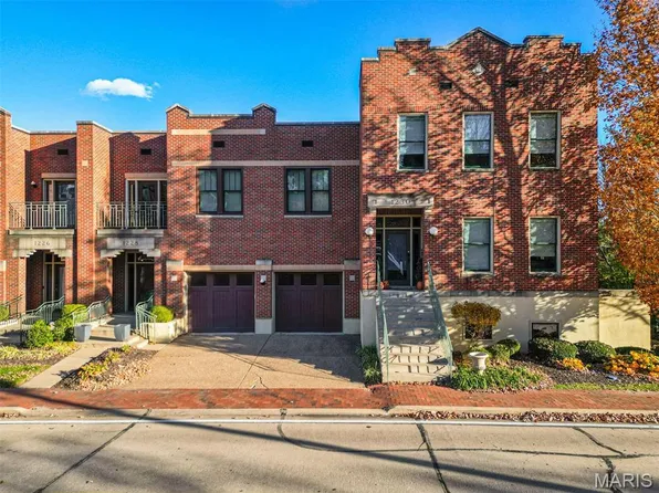 1228 S Main St #1C, Saint Charles, MO 63301