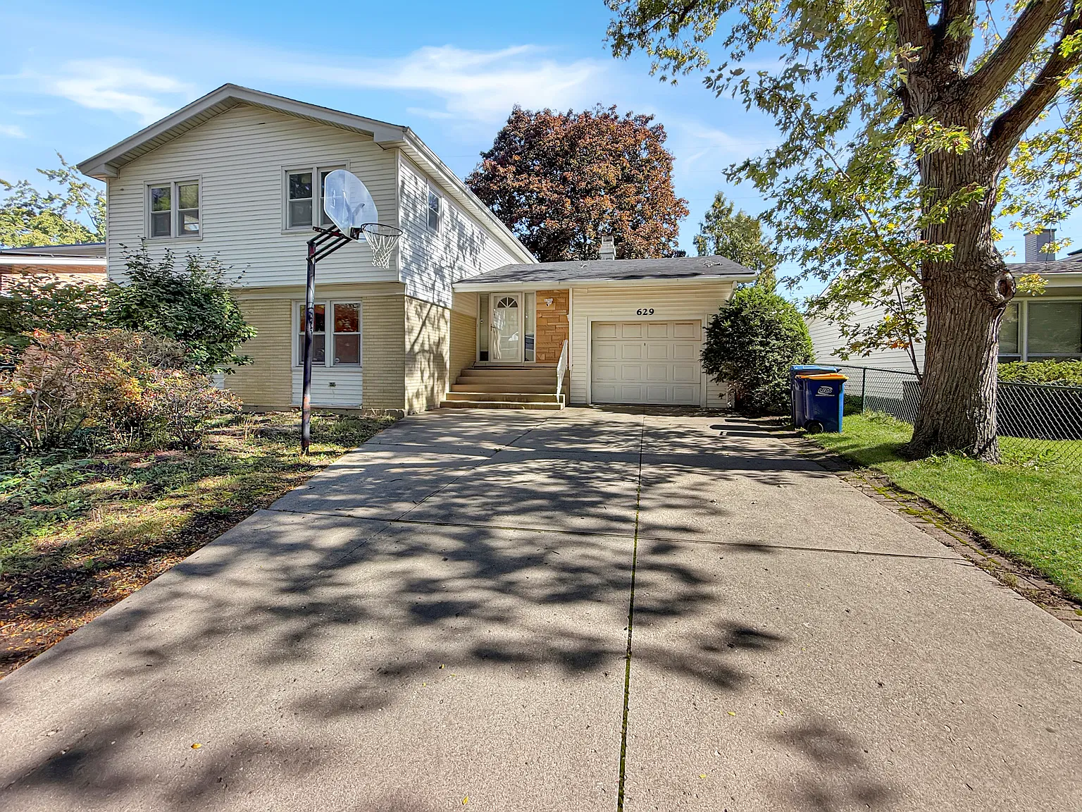 3 bed, 2.5 bath, 1866 sqft, $3,300 — Photo 1