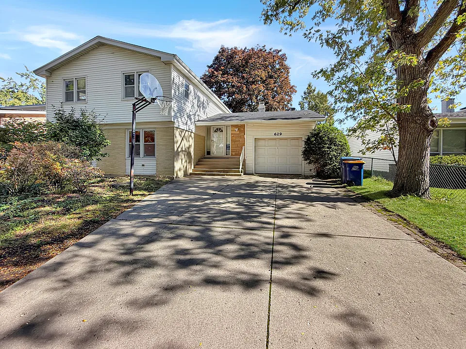 629 Barberry Rd