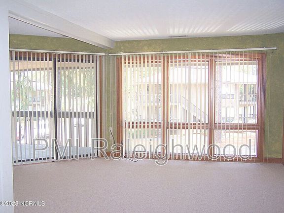 4th image of 220 Foxkroft Dr