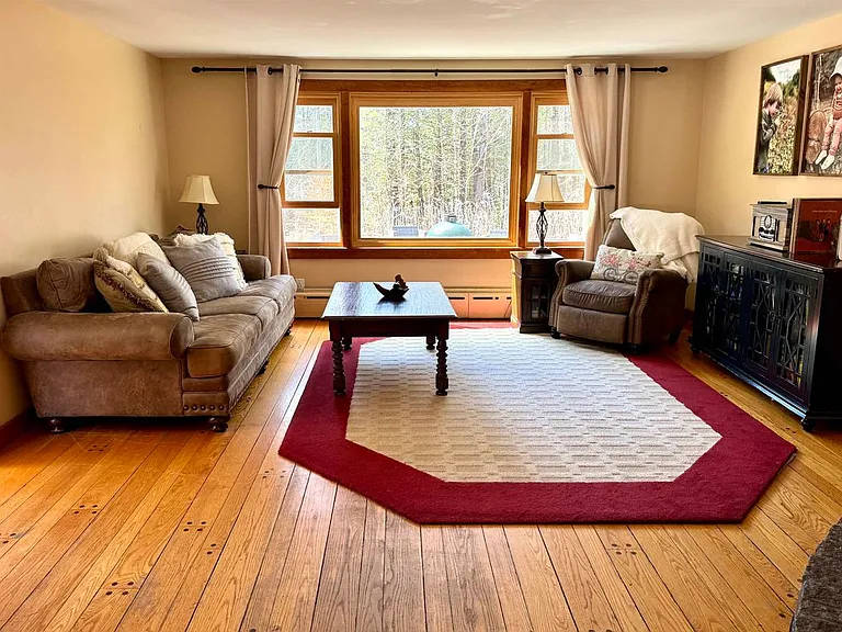 186 Gunn Rd — Photo 3