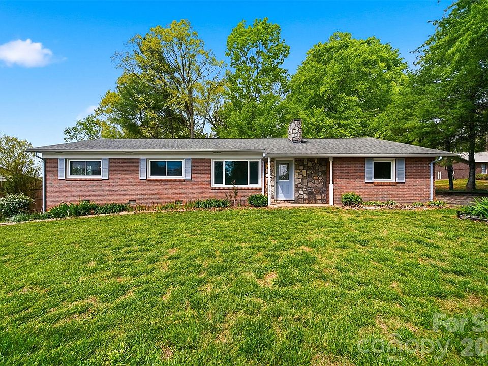 1st image of 2754 Fairwood Dr SE