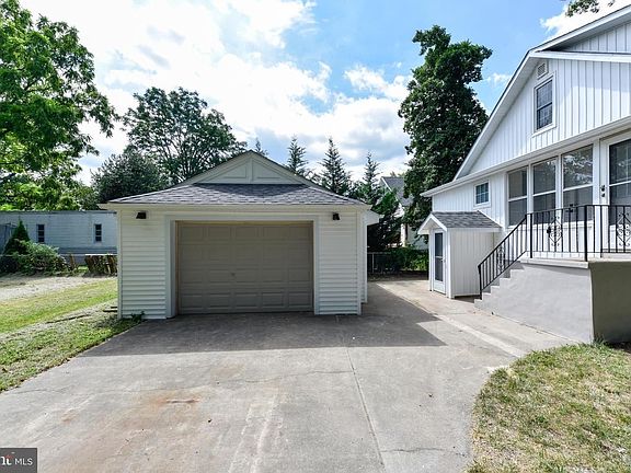 3rd image of 623 N Garfield Ave