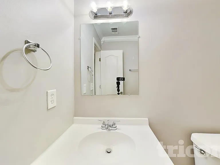 1219 Falls Creek Ct — Photo 18