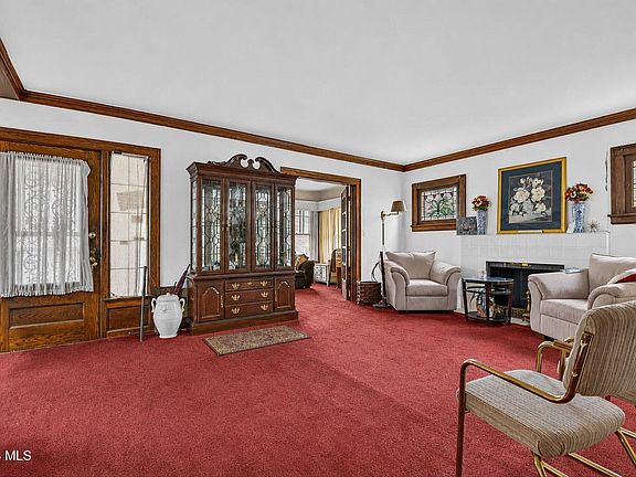 4th image of 1037 Prospect Ave
