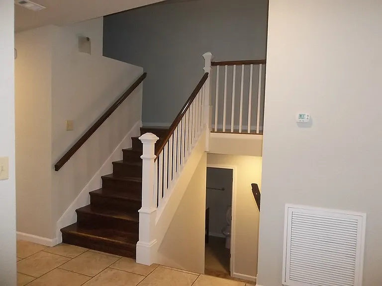 210 Loma Vista Dr S — Photo 17