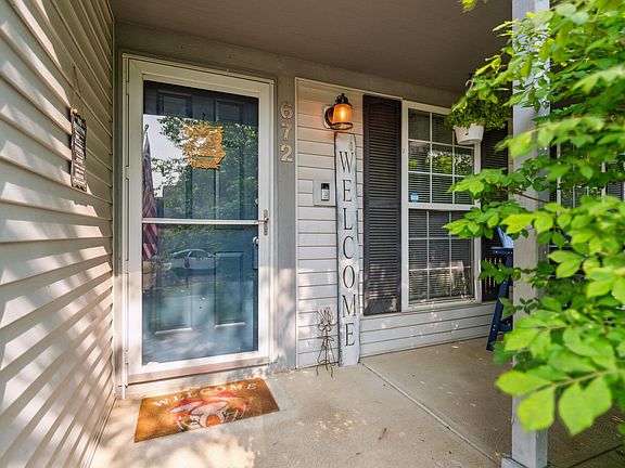 3rd image of 672 Toria Dr