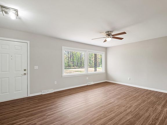 4th image of 6709 Spring Hill Rd
