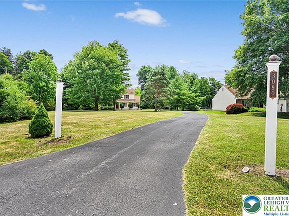 2nd image of 3090 Village Rd