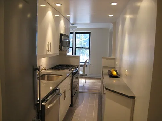 Sold by Metropolitan Equities | media 31